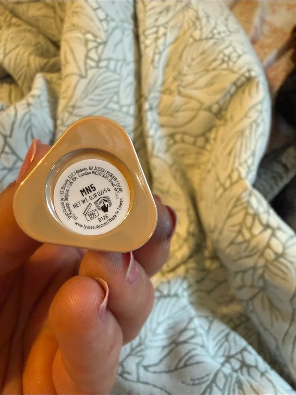 Hydrating Cream Concealer Stick - Neutral Beige byLYS